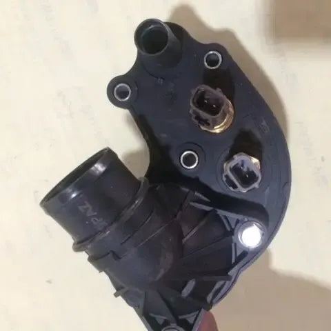 Toma De Agua Con Termostato Ford Explorer 4.0